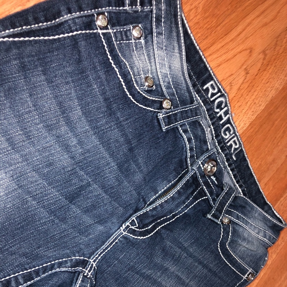 Jean - Picture 3 of 5